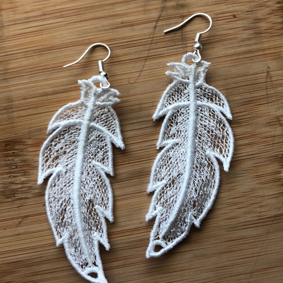 Embroidered Lace Feather Earrings - Picture 2 of 3